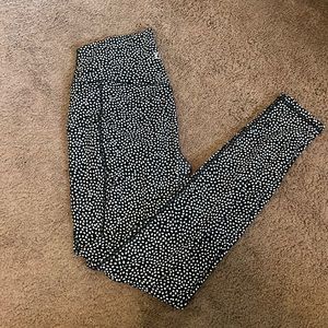 Size medium buffbunny Rosa bossy print pocket leggings